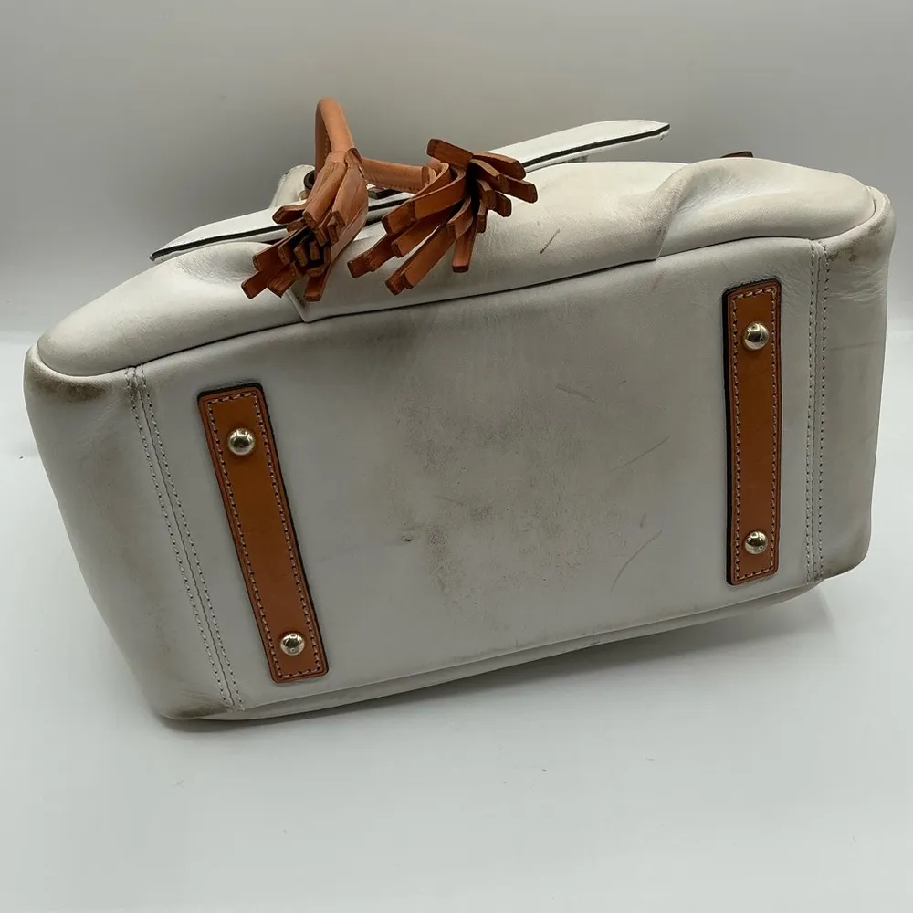 A Rare Out Of Stock Vintage Dooney & Bourke White Drawstring Leather Handbag - Image 5