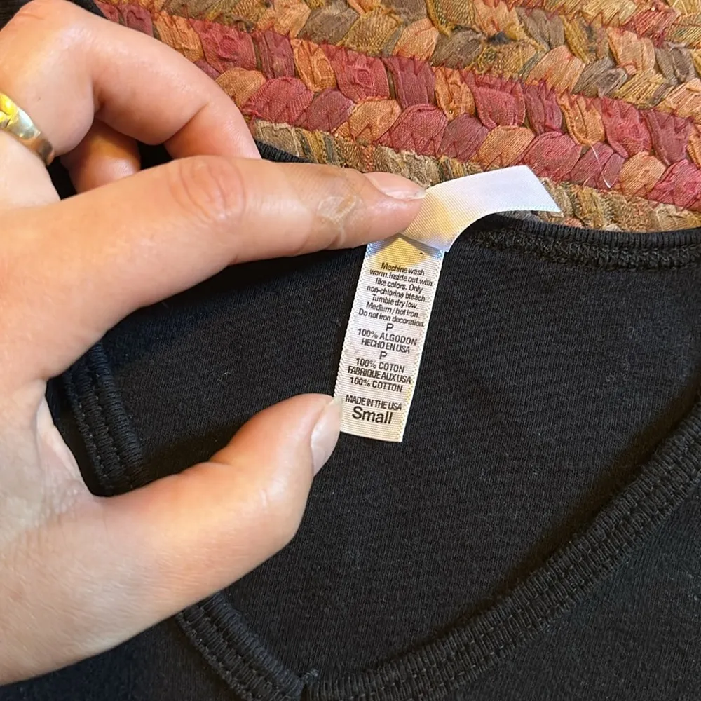 CHRIS’S STUFF GROUP THERAPY WINE GLASS RHINESTONE BAR DRINKING TEE Black - Image 3