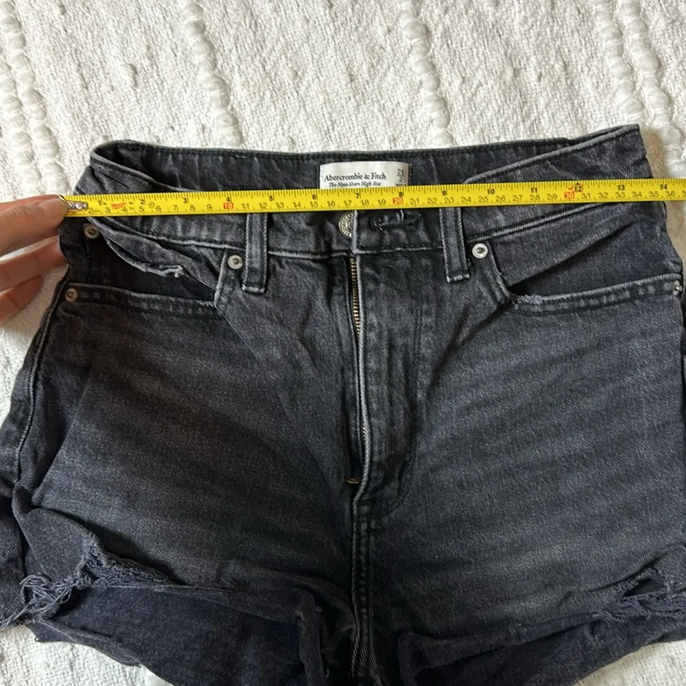 Abercrombie & Fitch‎ Curve Love The Mom Short High Rise Size 2 - Image 5