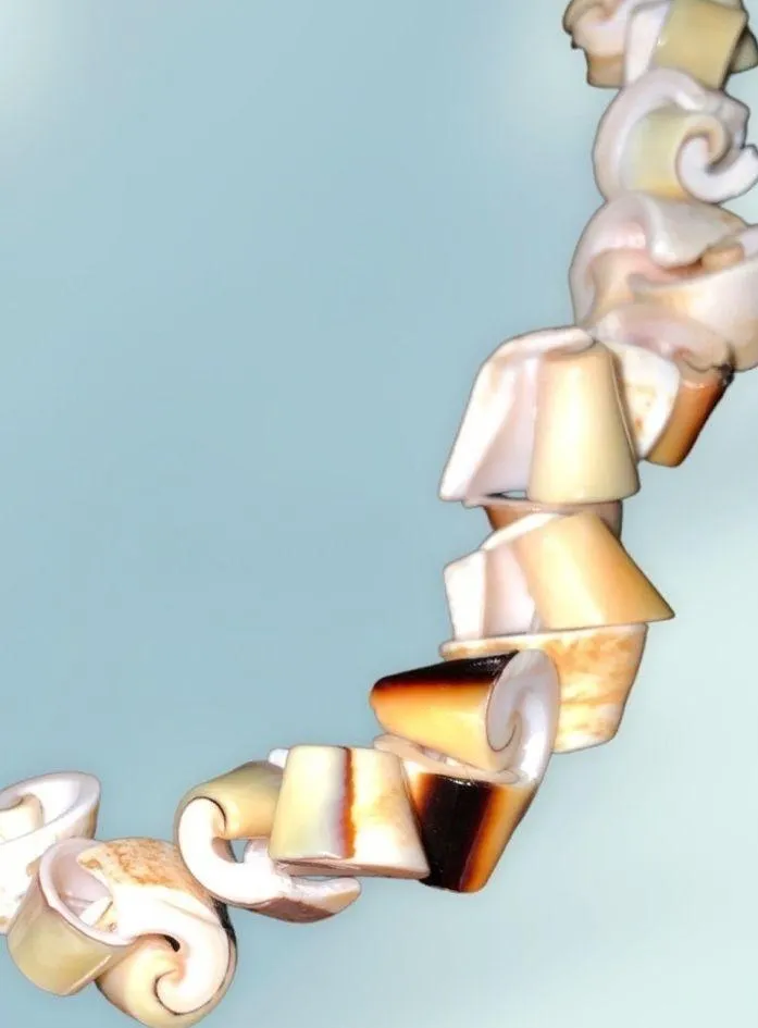 Vintage Luanos Shaved Seashells 18” Necklace Screw Barrel Closure - Image 3