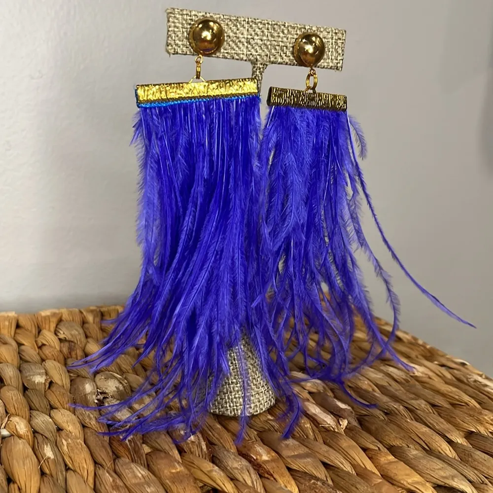 NEW Electric Blue Feather Earrings - Image 3