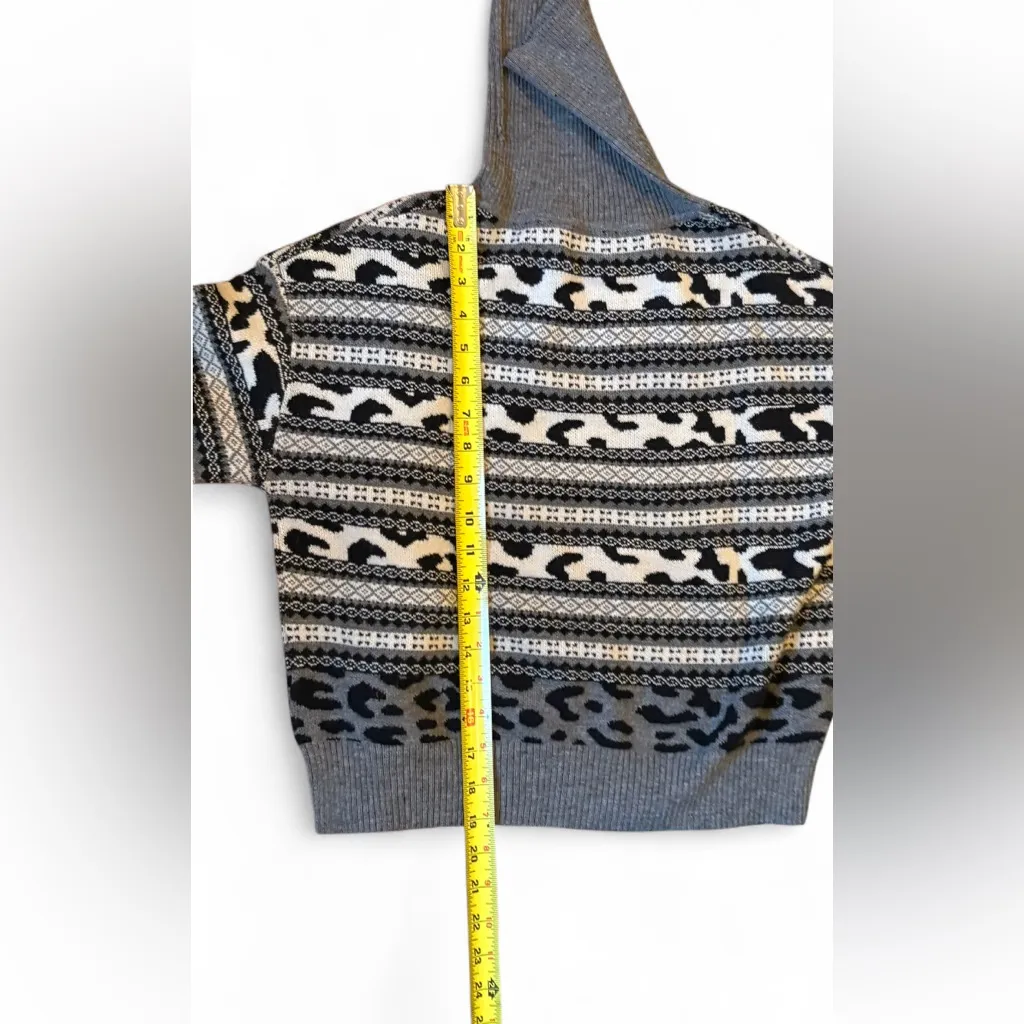 John + Jenn Size S Fair Isle Leopard Print Turtleneck Sweater Cropped Knit Gray - Image 15