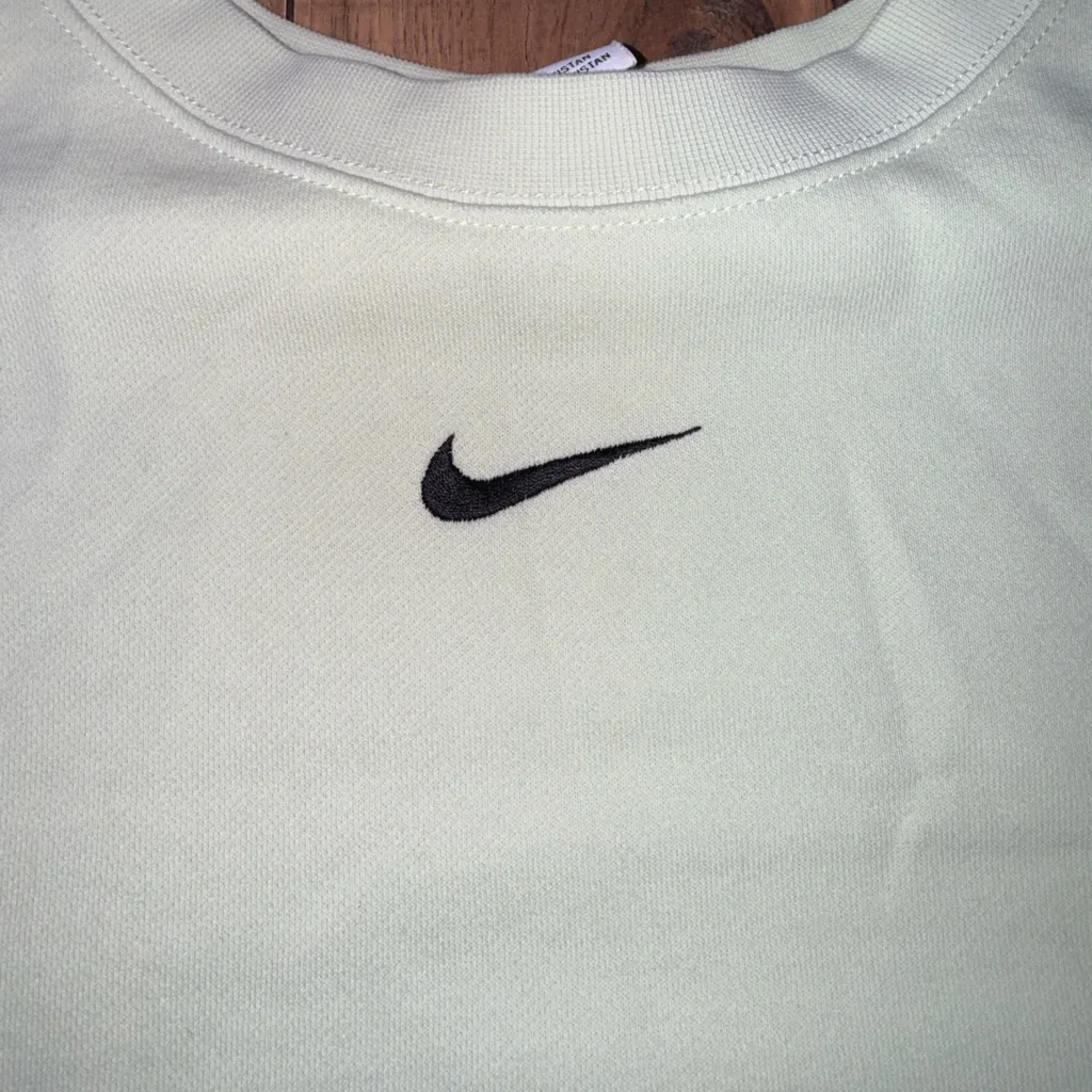 Nike Green  crewneck - Image 2