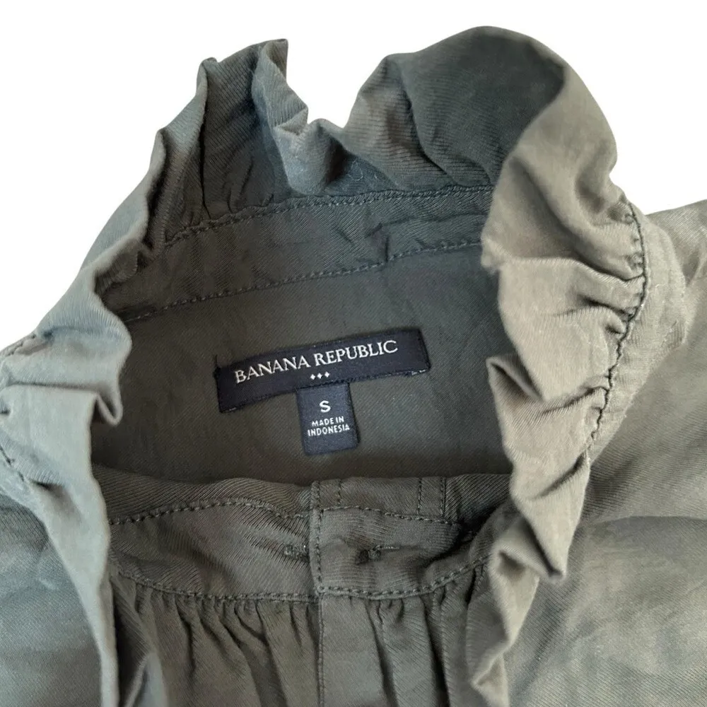 Banana Republic olive green ruffle neck button‎ down top size S - Image 2