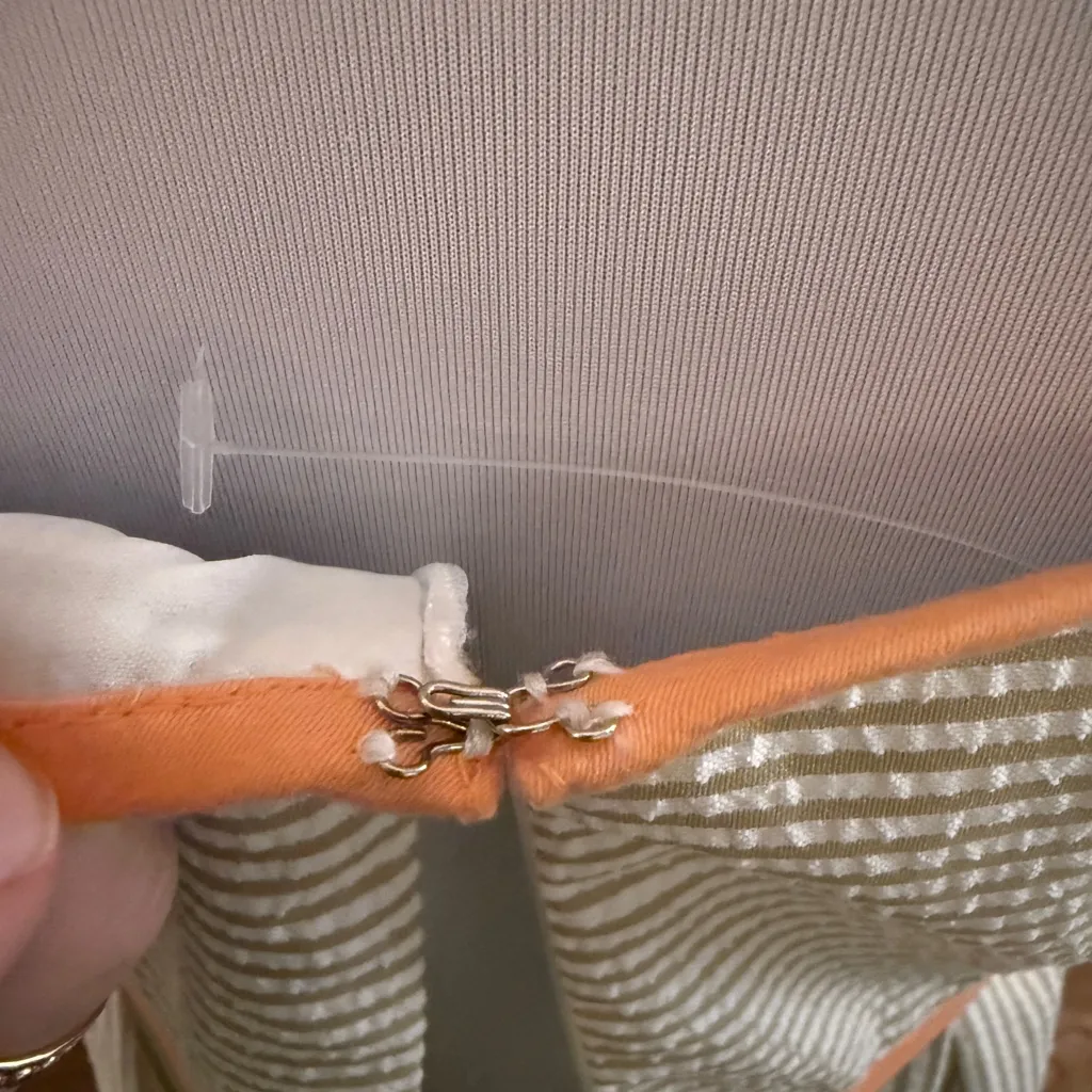 London Times NWT Seersucker Striped Dress with Peach Accents and Open Back - Image 5