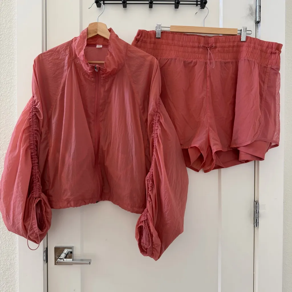 Old Navy Women's Cropped Lightweight Water-Repellent Run Jacket Set Plus Size 2X - Image 4