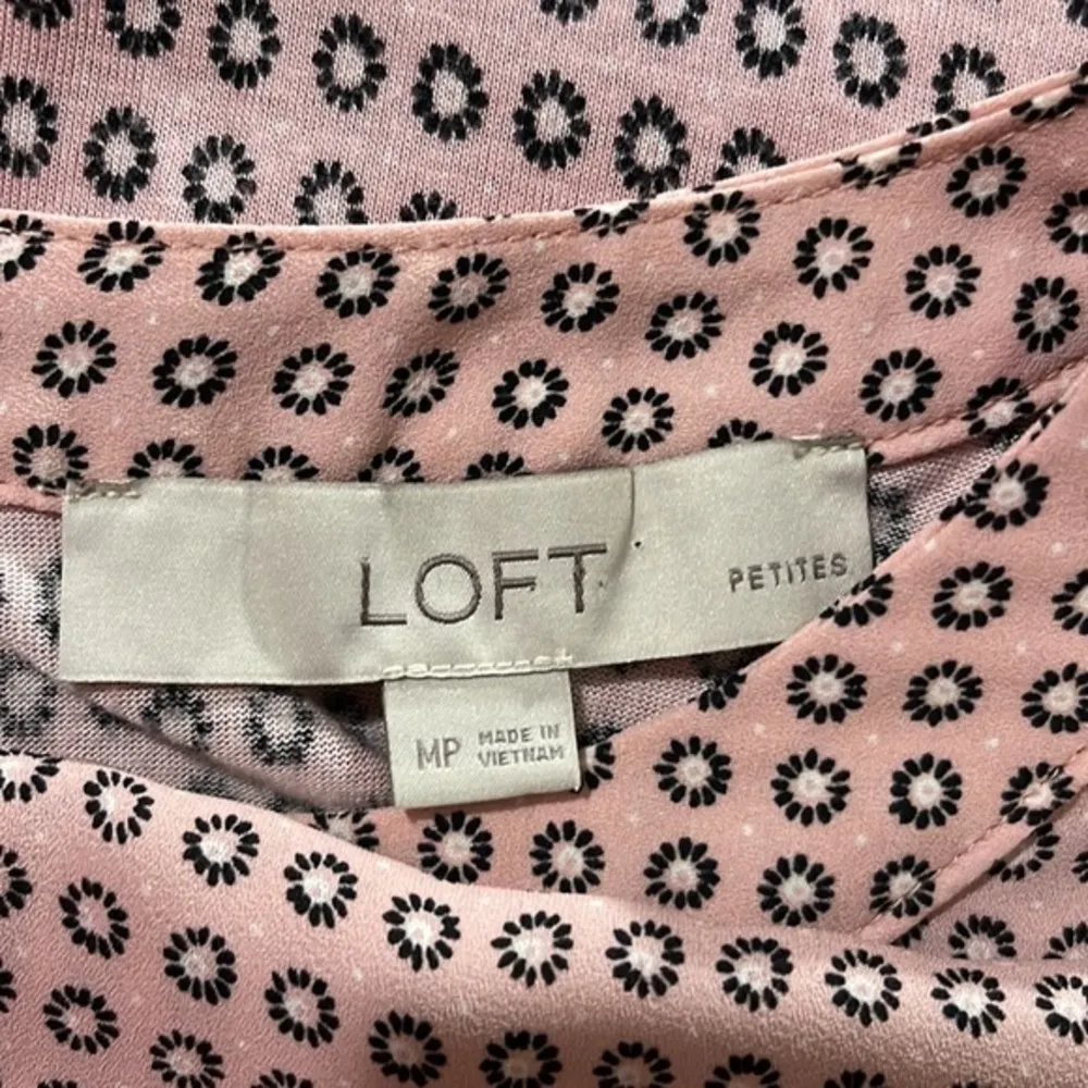 Women's Ann Taylor Loft LOFT Pink Black Floral Sleeveless Blouse Size MP EUC - Image 4