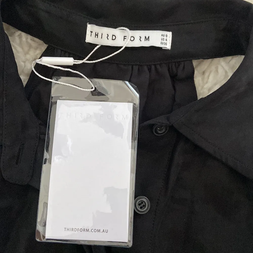 Third Form Dress Size 4 - Image 2