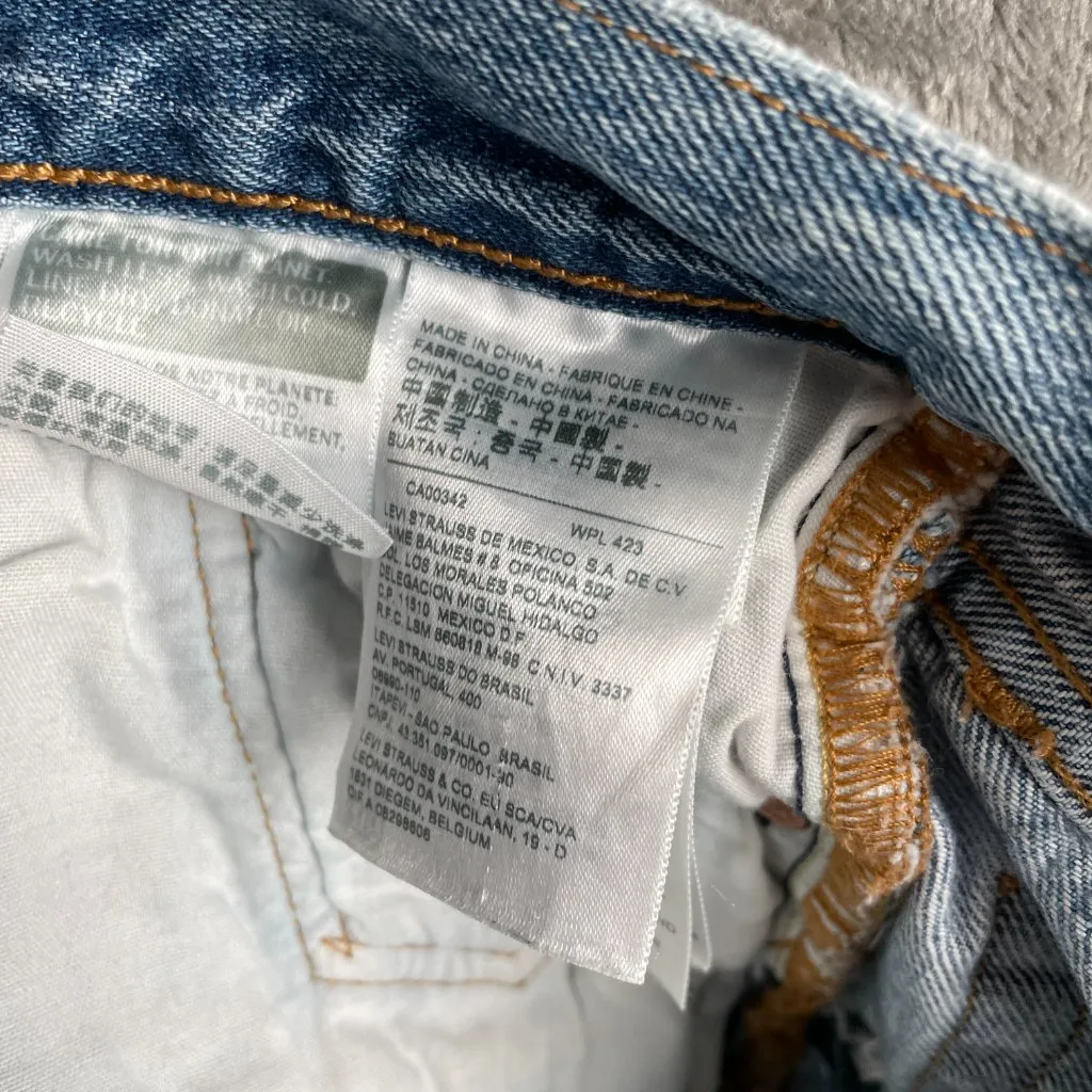 Levi’s 501 Original Fit High Rise Jean Shorts Women’s W25 Light Wash Distressed - Image 7