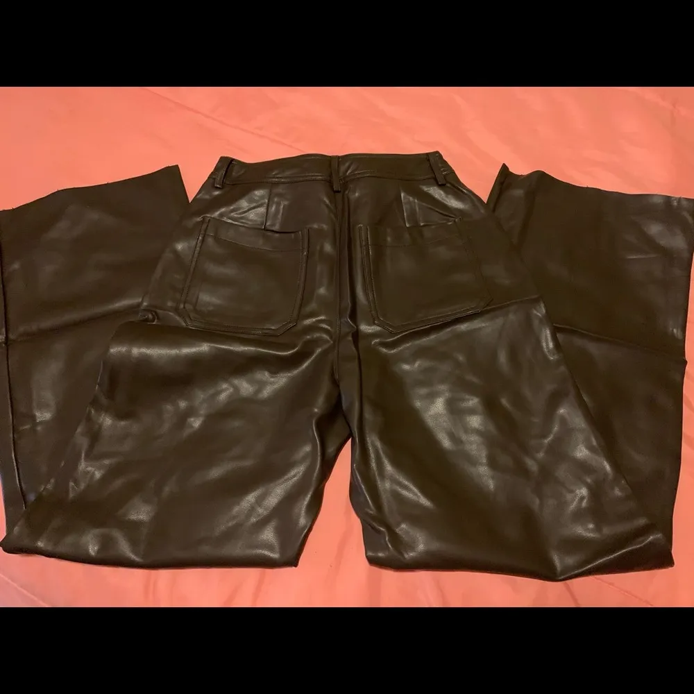 NWT Faux leather High waist wide leg  pants Dark brown size M - Image 9