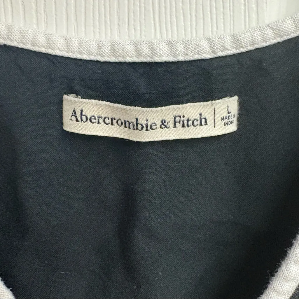 Abercrombie & Fitch Linen/Viscose Blend V-Neck Tie-Front Sweater Vest Large - Image 3