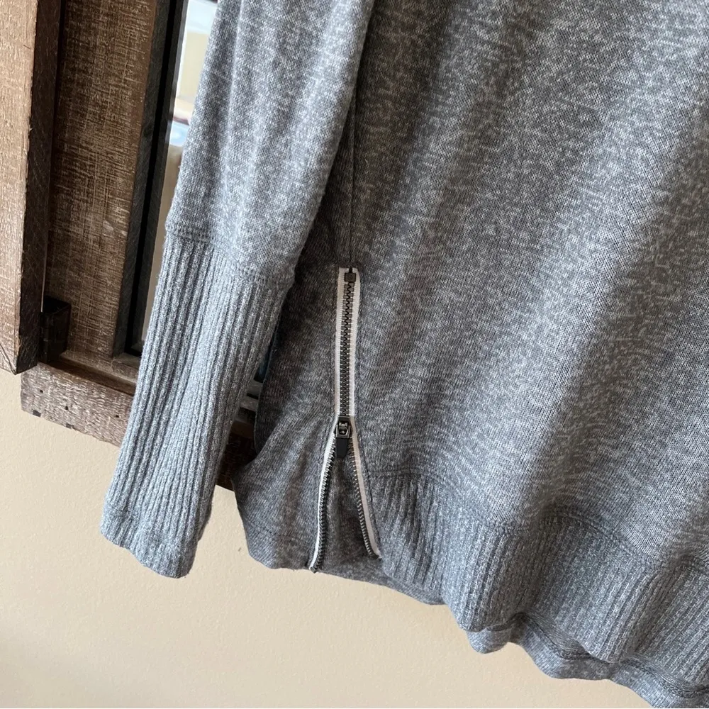 Comfy Long Sleeve Gray Top Crewneck Long Shirt Womens Medium - Image 7