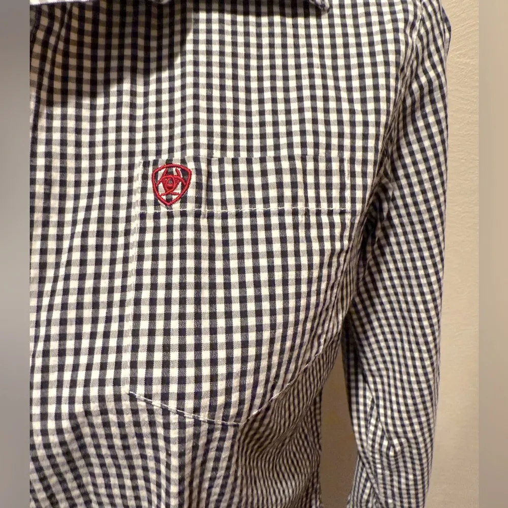 Ariat button down black and white shirt - Image 5