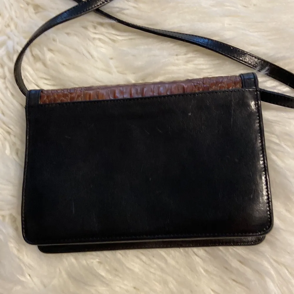 VINTAGE BRAHMIN SMALLER PURSE COLOR BROWN/ BLACK DIMENSION IN PHOTOS - Image 13