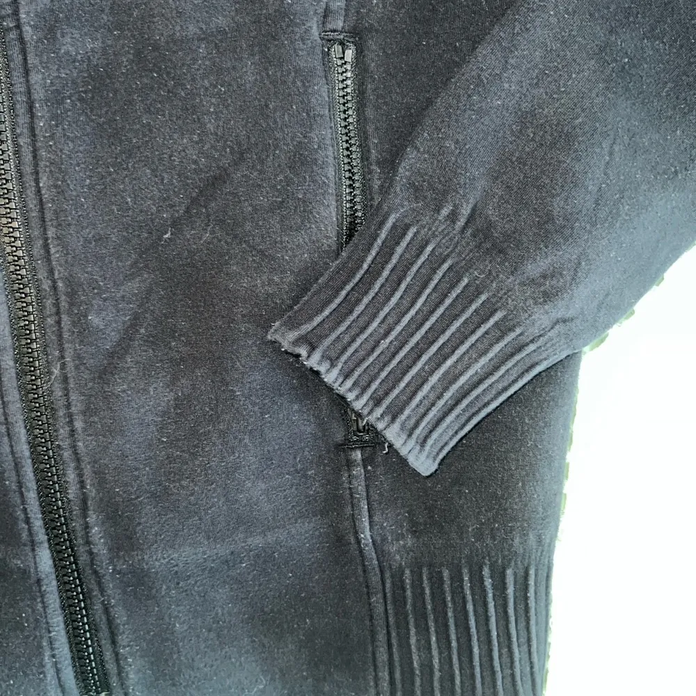 Lululemon NTS Jacket
Black
Size 6 - Image 2