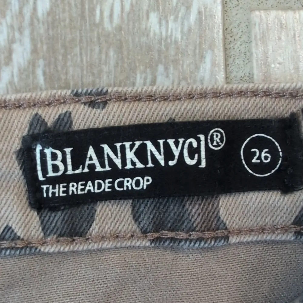 Blank NYC The Reade Crop Animal Print Skinny Jeans | Animal Print Jeans - Image 4