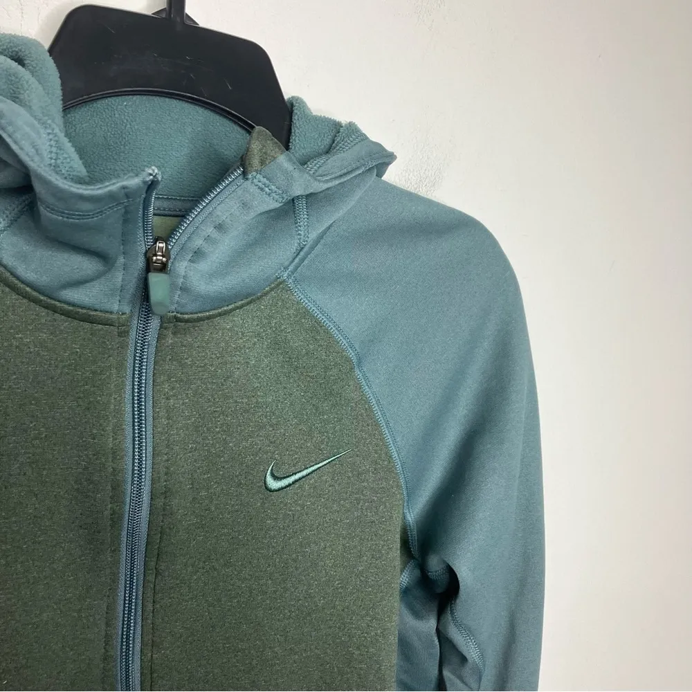 Nike Therma-fit full zip jacket size small - Image 3
