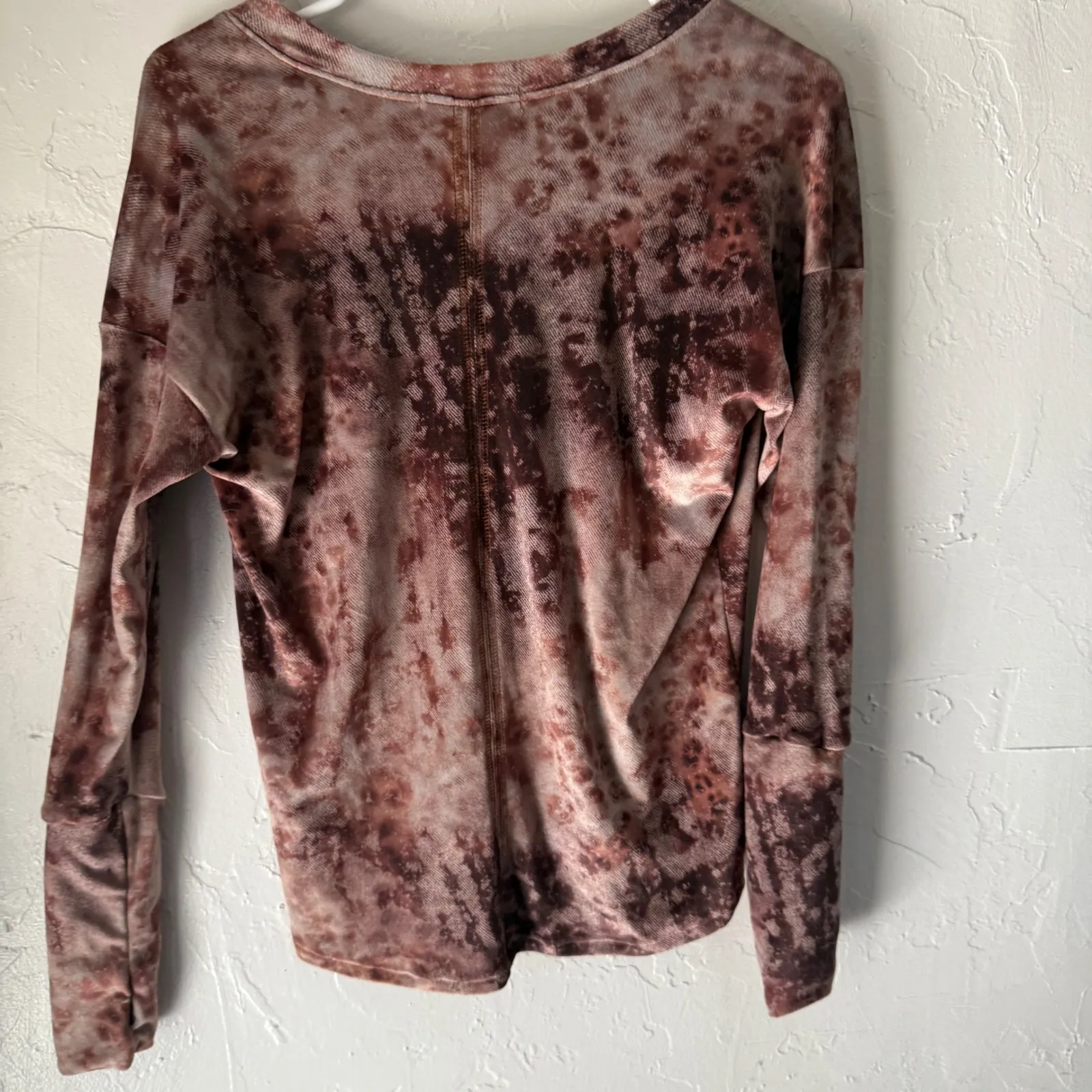 Red‎ Haute XS Tie Dye V-Neck Long Sleeve Velour Pullover Top Casual Boho Soft - Image 8