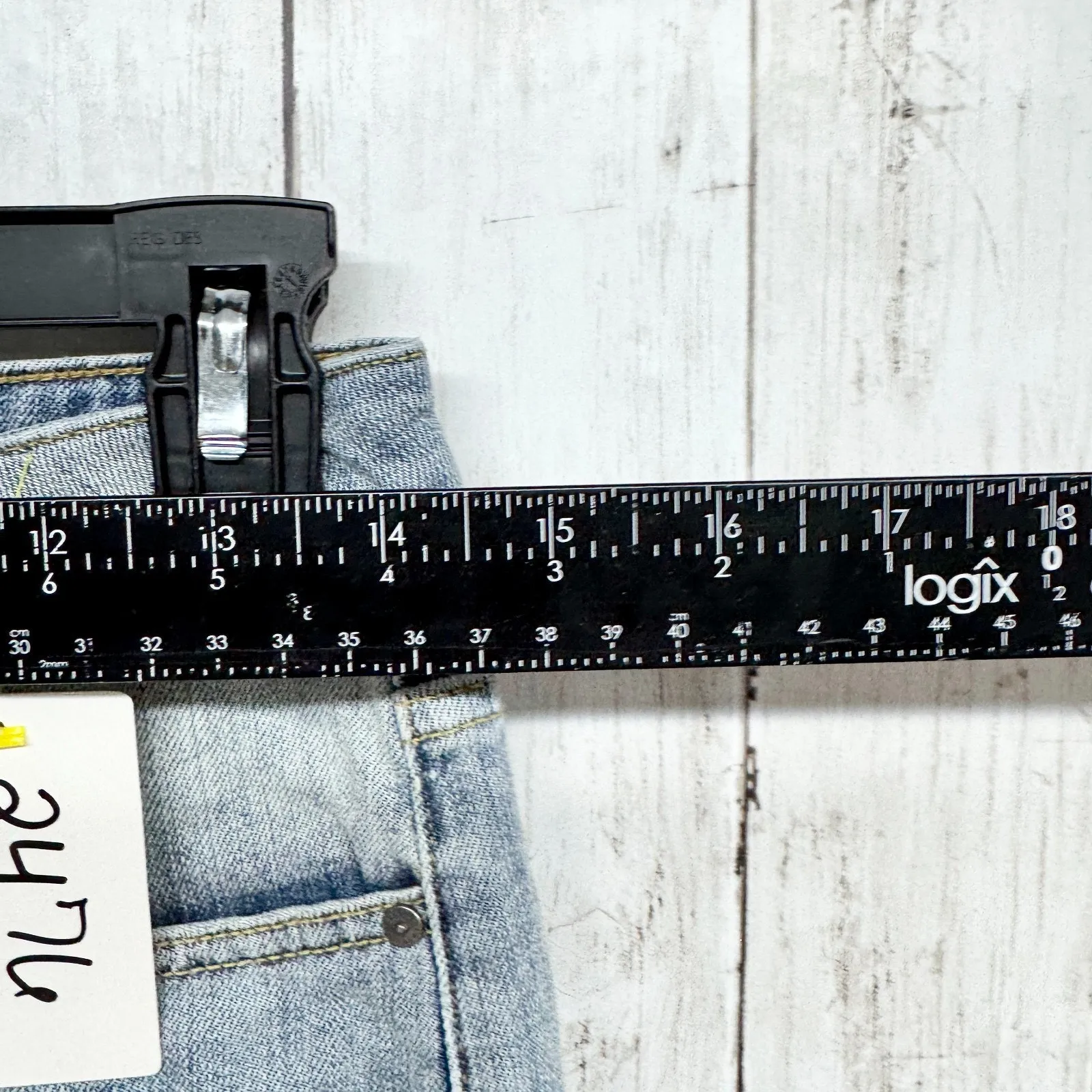 Talula Shorts Women Size 26 Light Wash Blue Denim High Rise Midi Raw Hem Zip Fly - Image 4