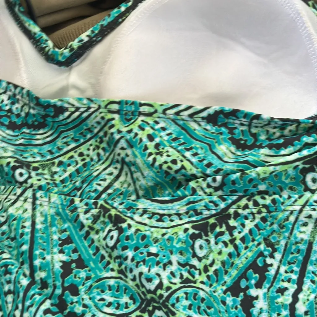 Liz Lange FINAL MARKDOWN  maternity swimsuit top large - Image 4