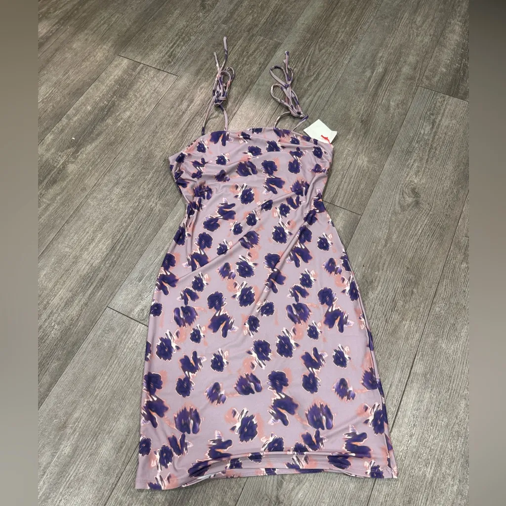 Chic Lavender Floral Mini Dress - Image 2