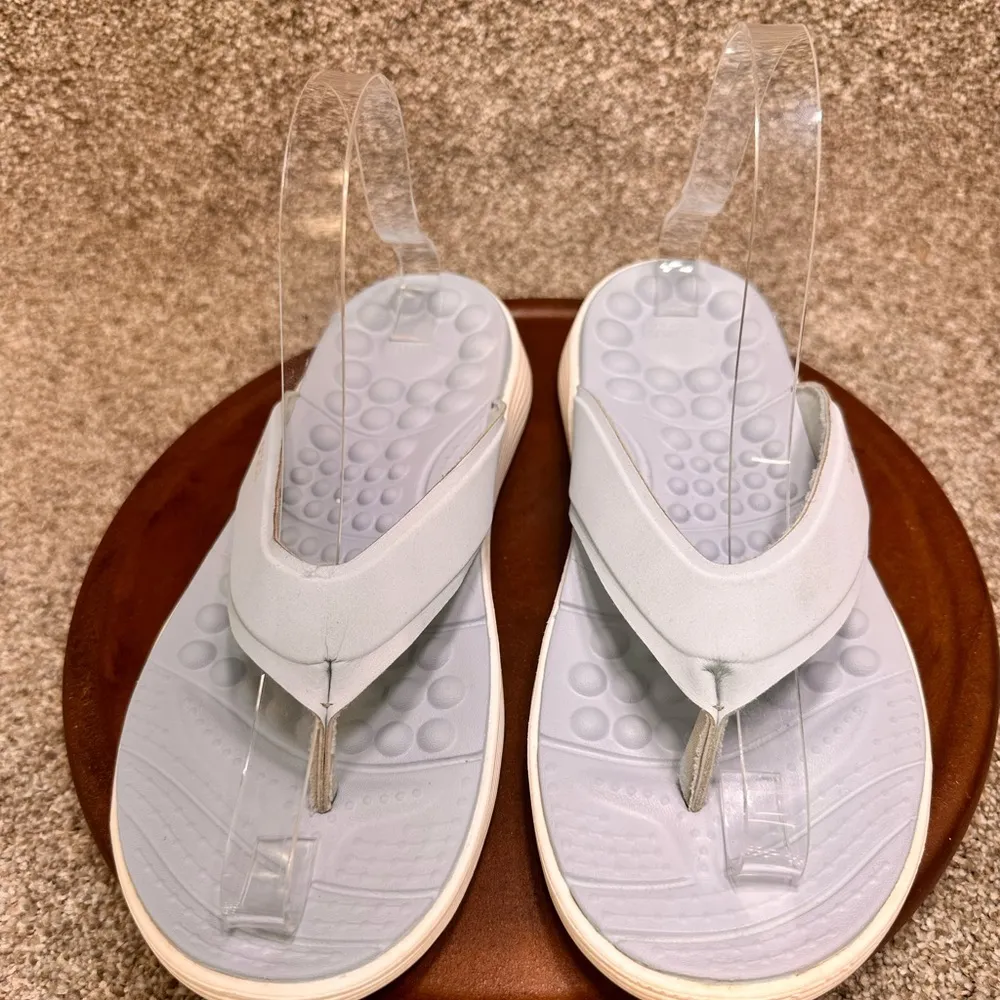 Crocs Women's Light Blue Sandals - Image 4