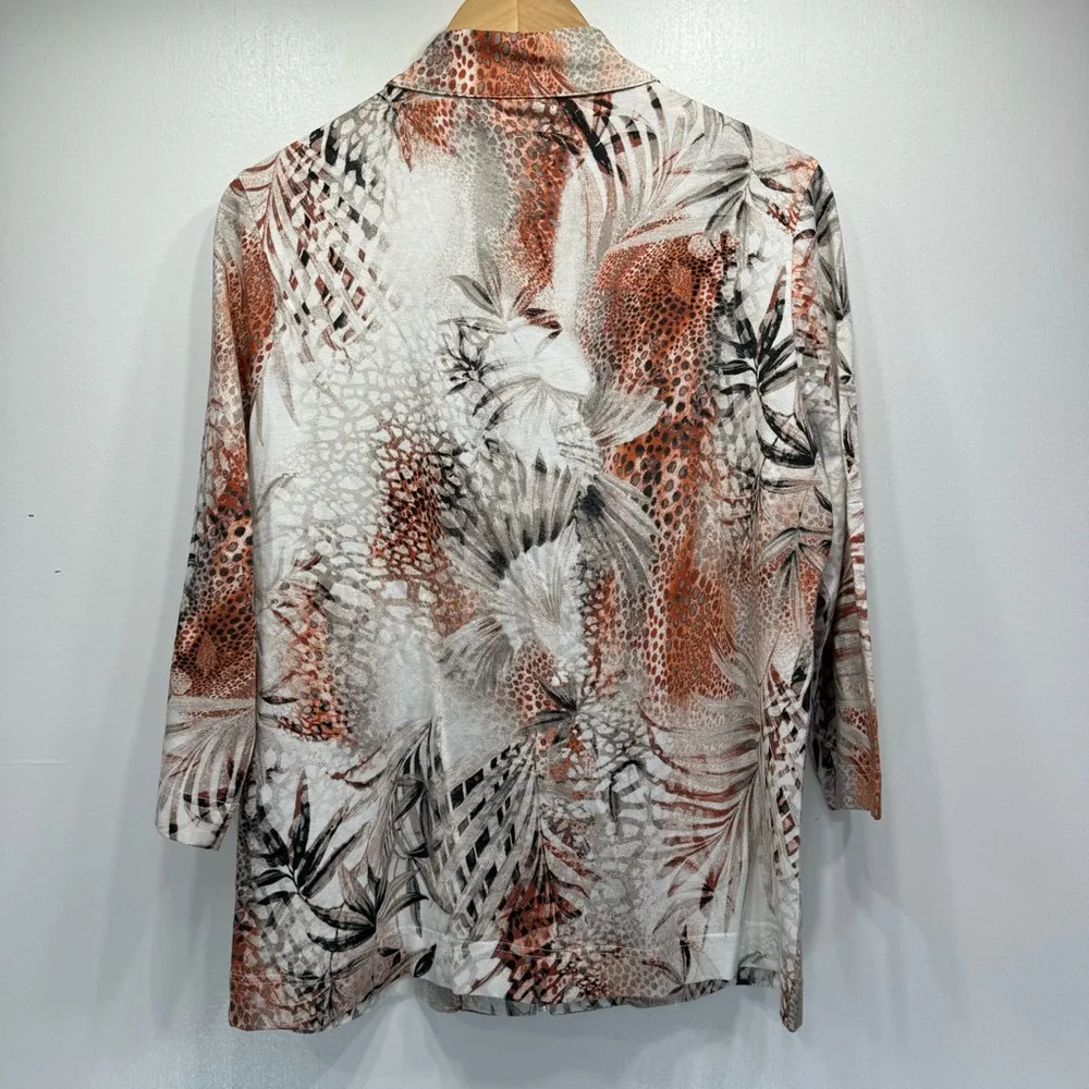 Weekends by Chico’s Zip Front Leaves & Animal Print 3/4 Sleeve Jacket Sz 1/Med - Image 5