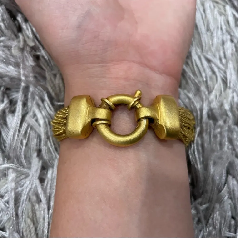 Eastman Quartz Gold Chain Wristband Watch - Image 2