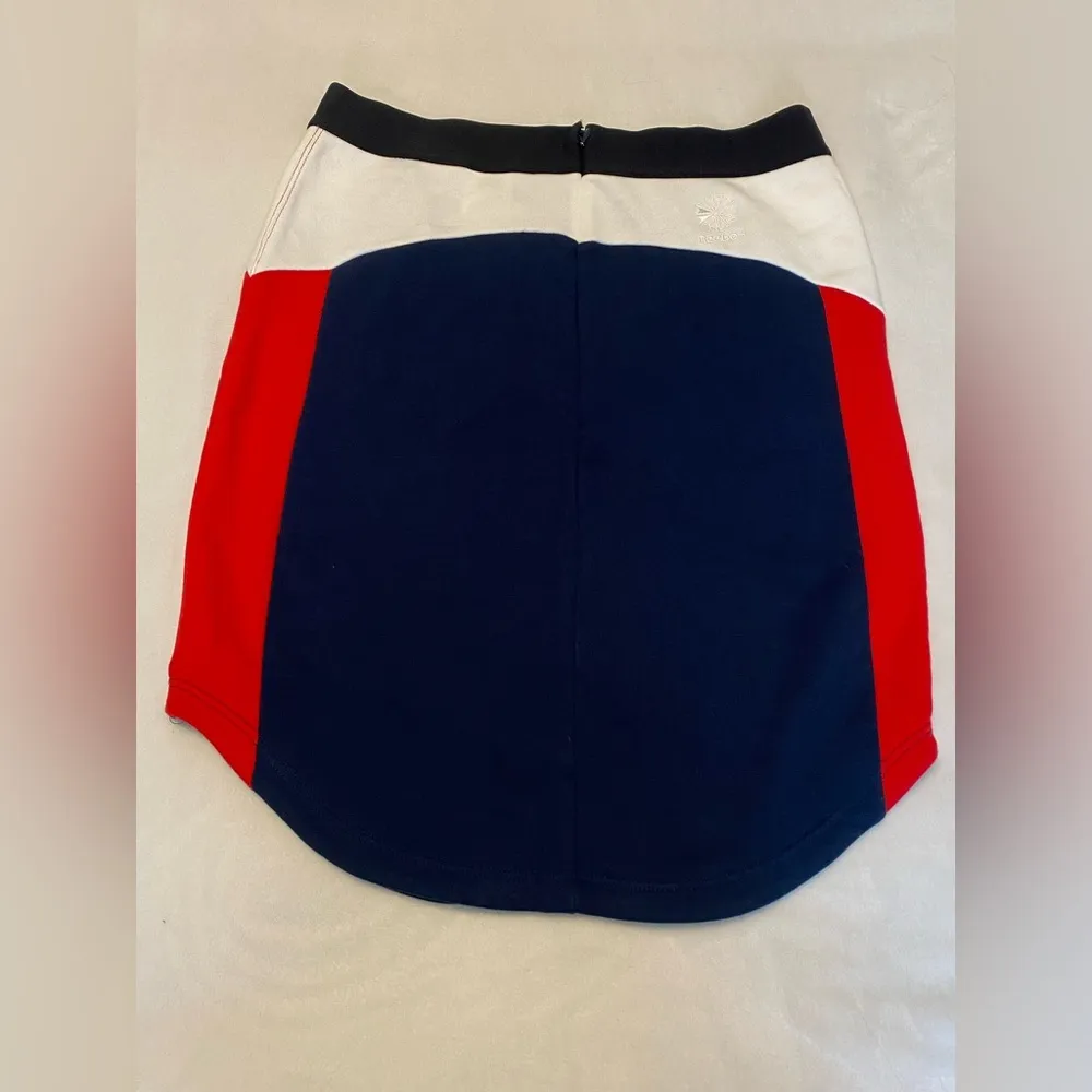 ❤️3/$12❤️ Reebok classic Color Block skirt Medium​ - Image 2