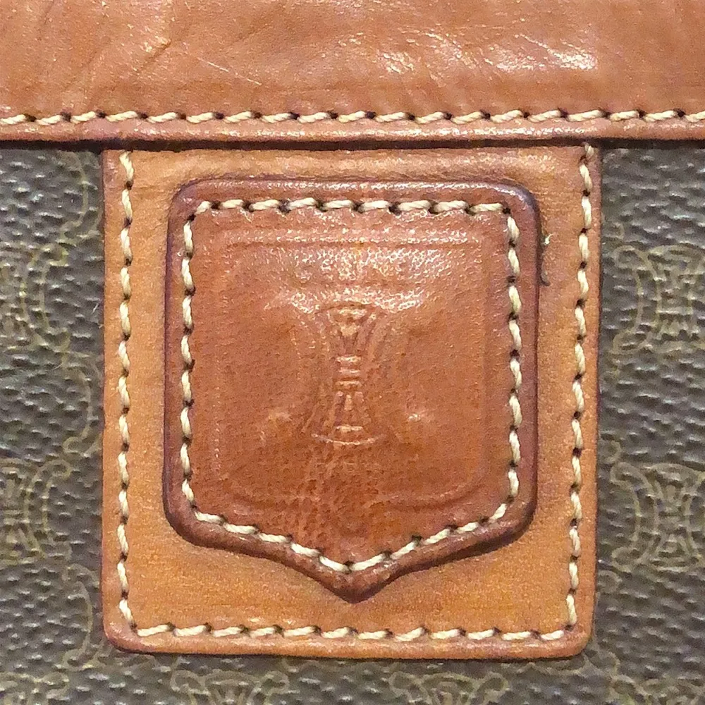 CELINE  Triomphe Macadam Clutch Handbags - Image 3