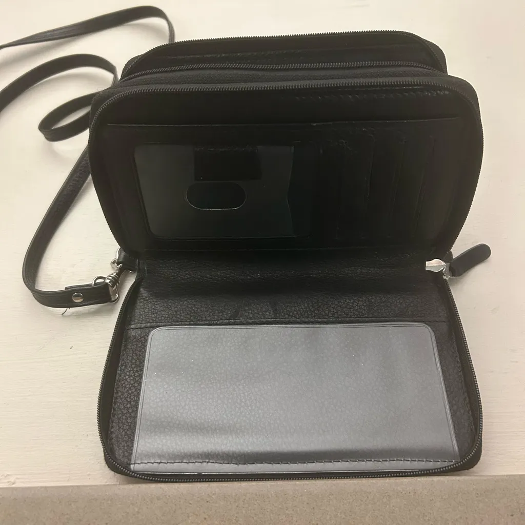 Bag Chic Black Crossbody Bag Very Nice Leather Clean - Image 4