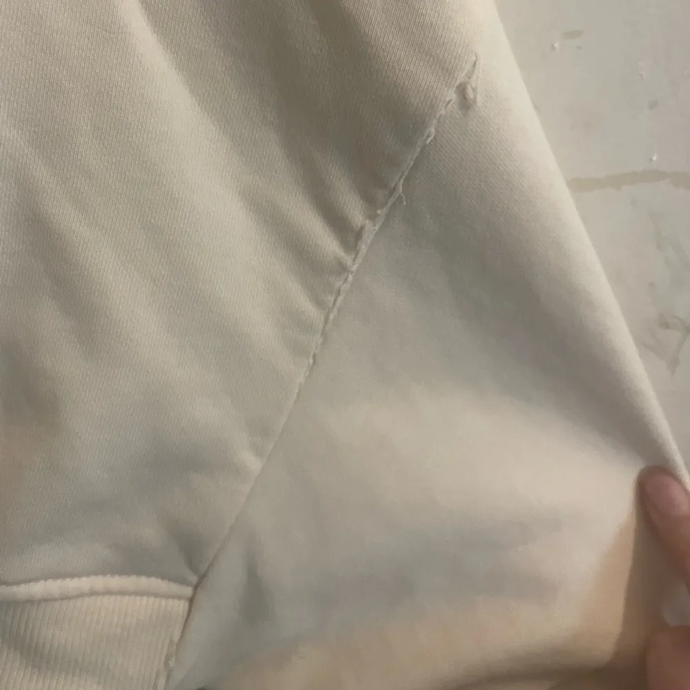 Alexander Wang Cream Boxy Cropped Sweatshirt - Image 10