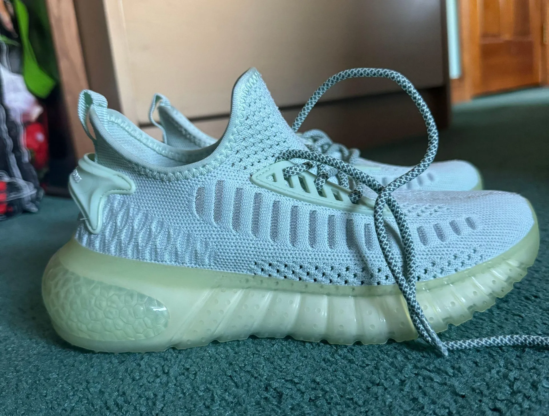 Suokeni Mint Green Sneakers Size 7.5 - Image 6