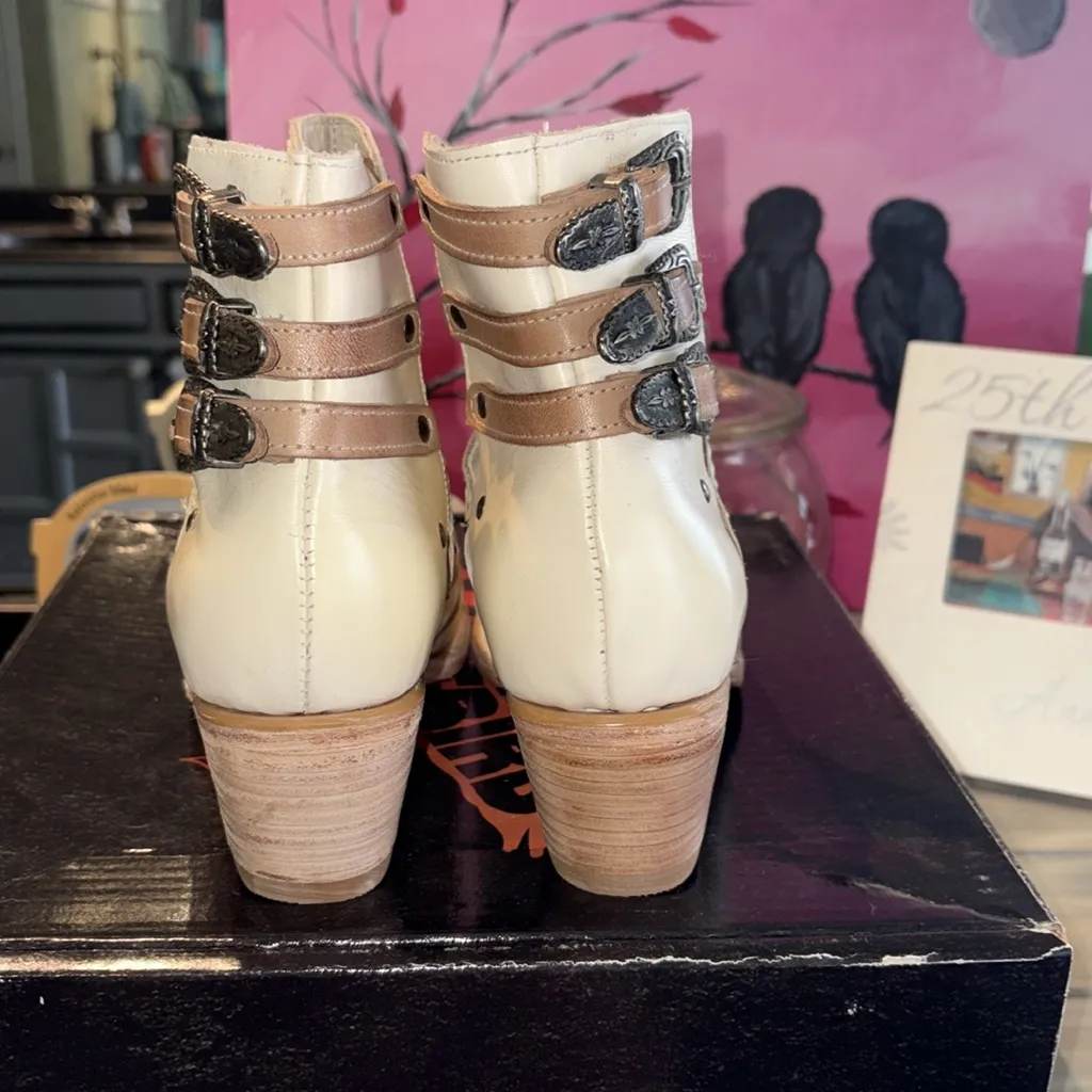 Freebird by Steven Melody Western Sandals NWT runs big - Image 13