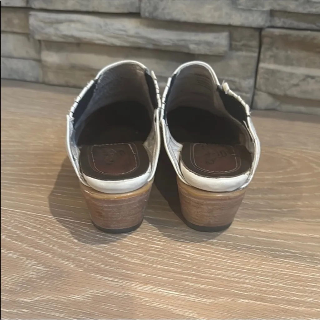 Freebird Cream Leather Ankle Booties Size 7 - Image 11