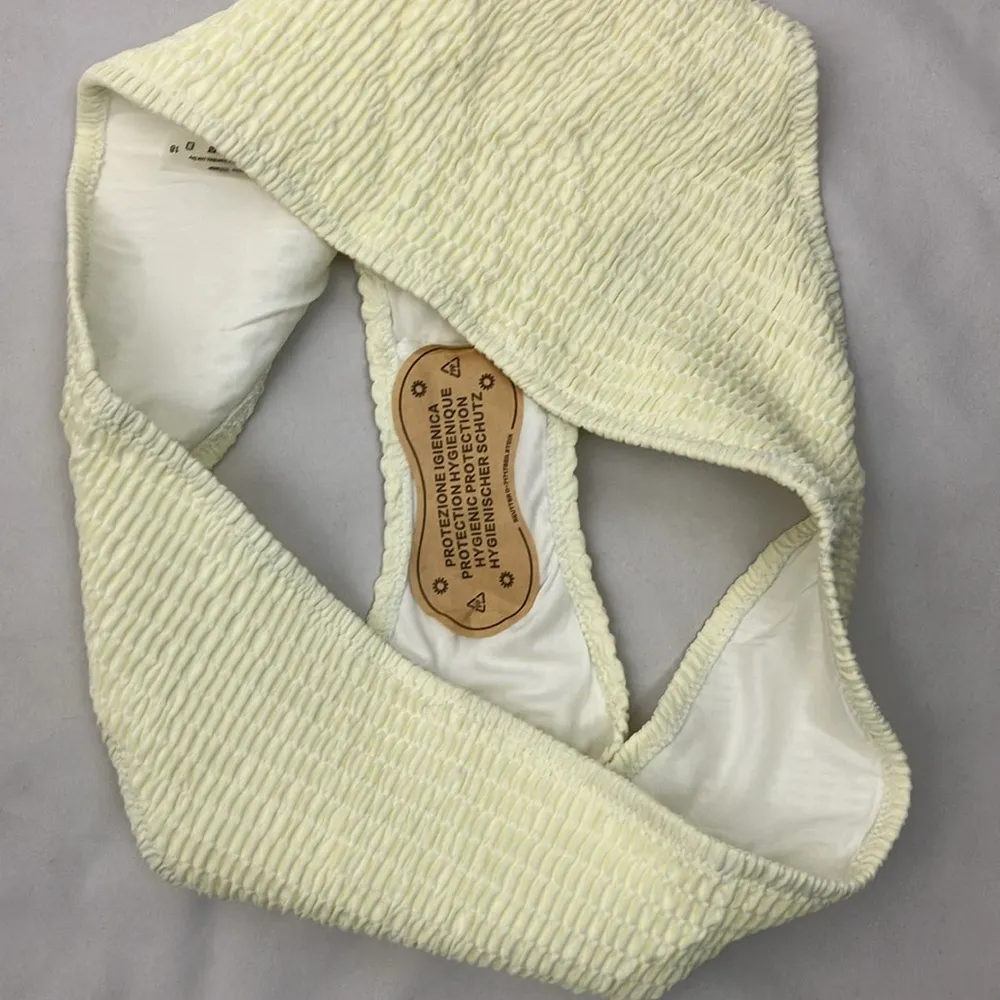 Poseshe Butter Yellow Seersucker Textured Bikini Set women’s size 18 - Image 7