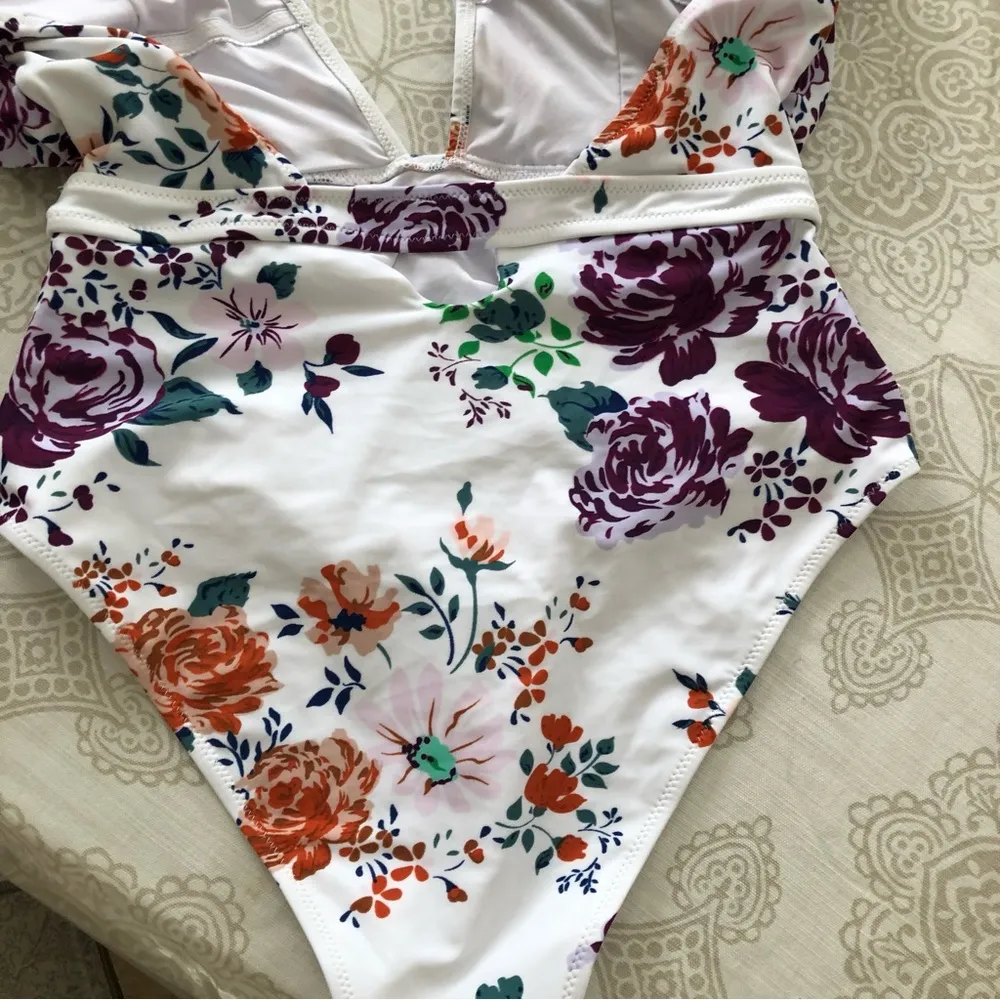 White with Pink Floral 1 piece Swimsuit L - Image 8