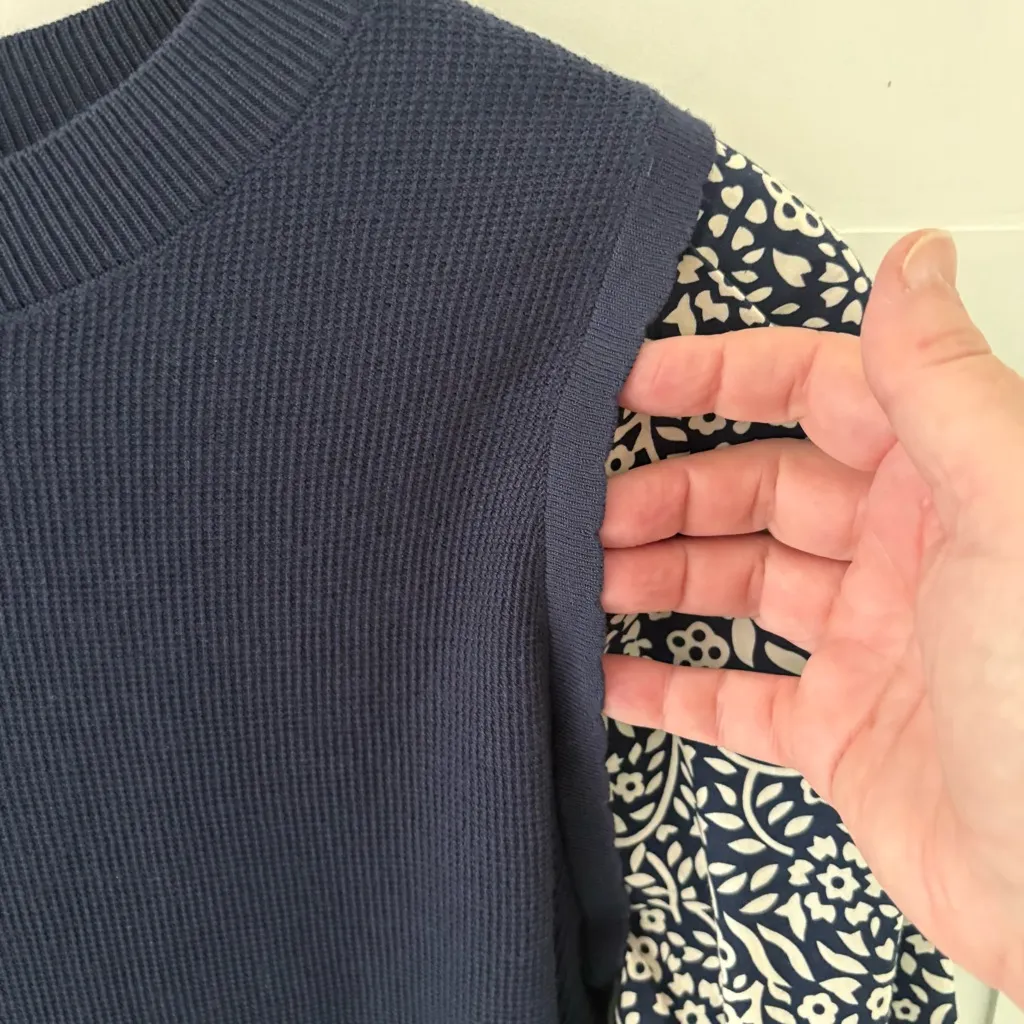 Current Air Navy Thermal Sweater with Balloon Sleeves. Size Small. - Image 7