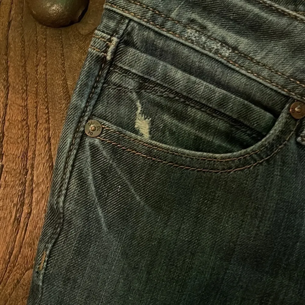 Dl1961 Jo Boyfriend Twister Distressed, Low Rise Jeans. Size 25. - Image 8