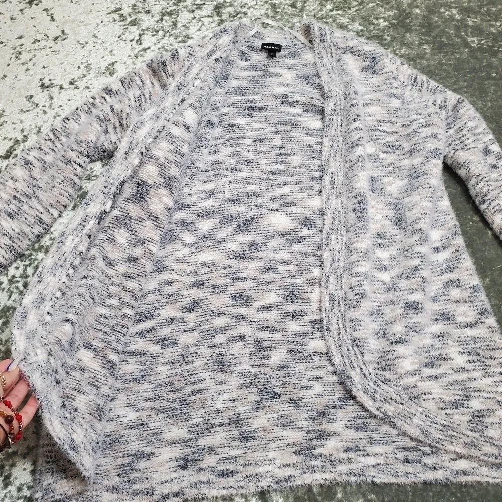 Torrid Light Grey Open Knit Space Dye Open Cardigan Size: 2 - Image 3