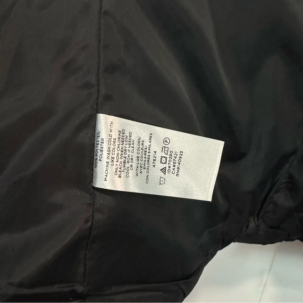 Classic Black Zip Up Puffer Vest Size Medium - Image 4