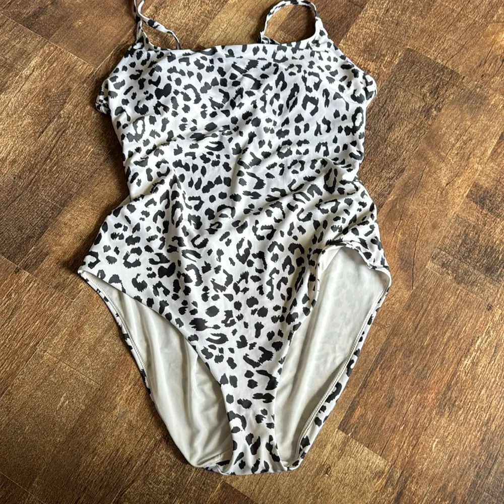 Aerie Animal Print Cheetah One Piece Swimsuit with open back - Image 5