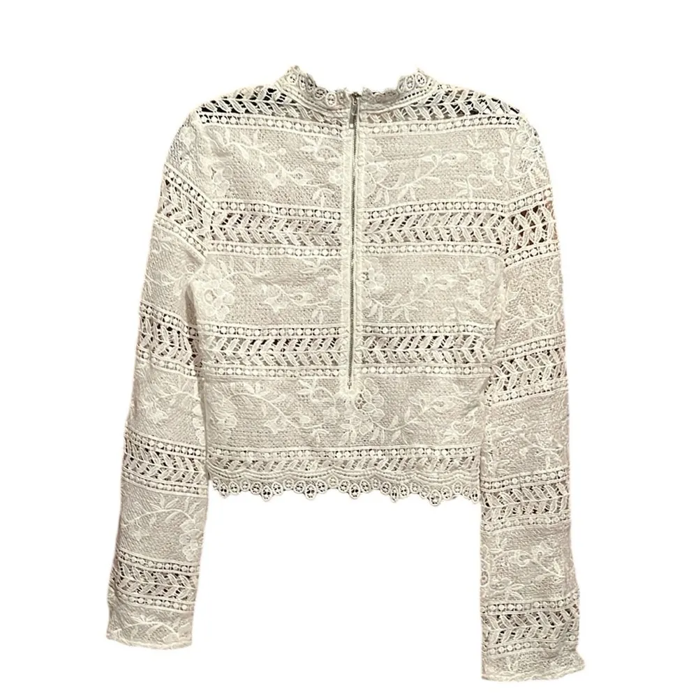 Essue White Lace Blouse zipper back to - Image 3