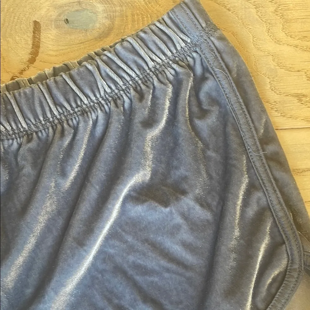 Women's light purple velvet topshop Shorts size 6 - Image 2