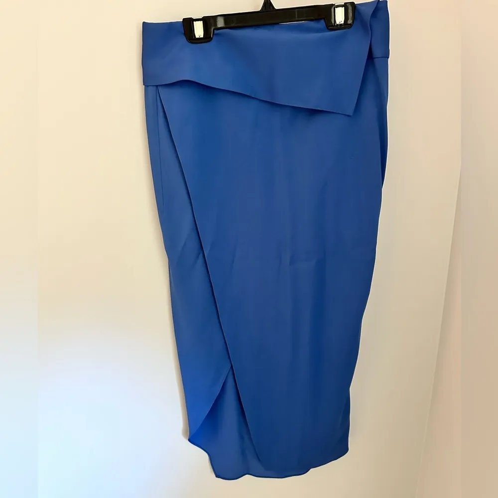 NWT Michelle Mason Wrap-effect satin-crepe midi skirt in Periwinkle - size 4 - Image 4