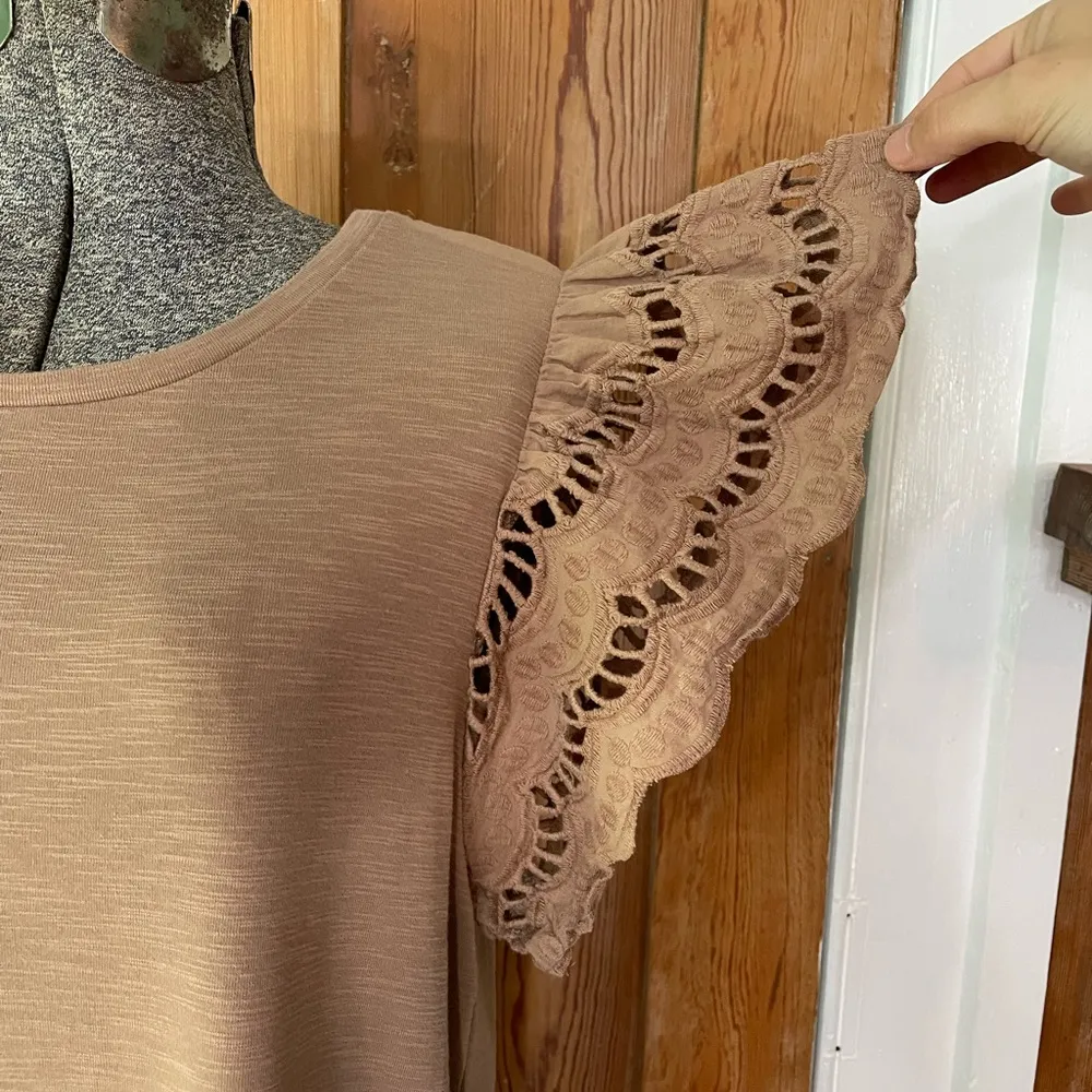 Joy Joy Eyelet Lace Ruffle Sleeve Brown T Shirt Dress - Size Large 💕🎀 - Image 8