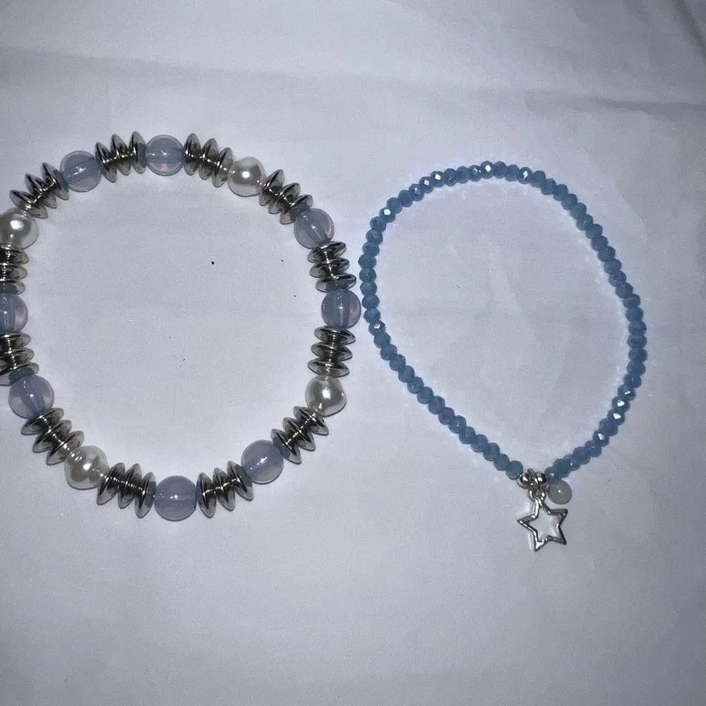 Set of Two Faceted Bead and Freshwater Pearl Stretch Bracelets Silver - Image 3