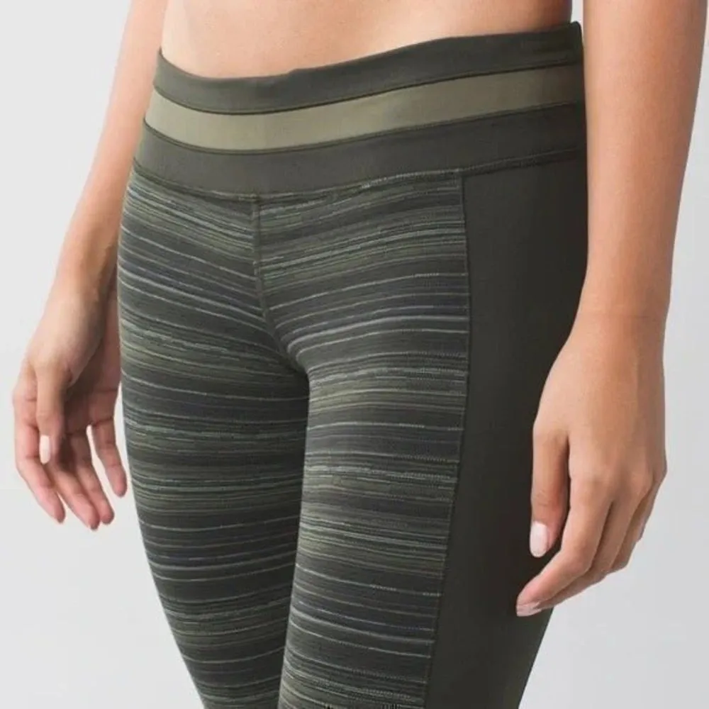 Lululemon Give Me Qi Crop Leggings Size 6 - Image 5