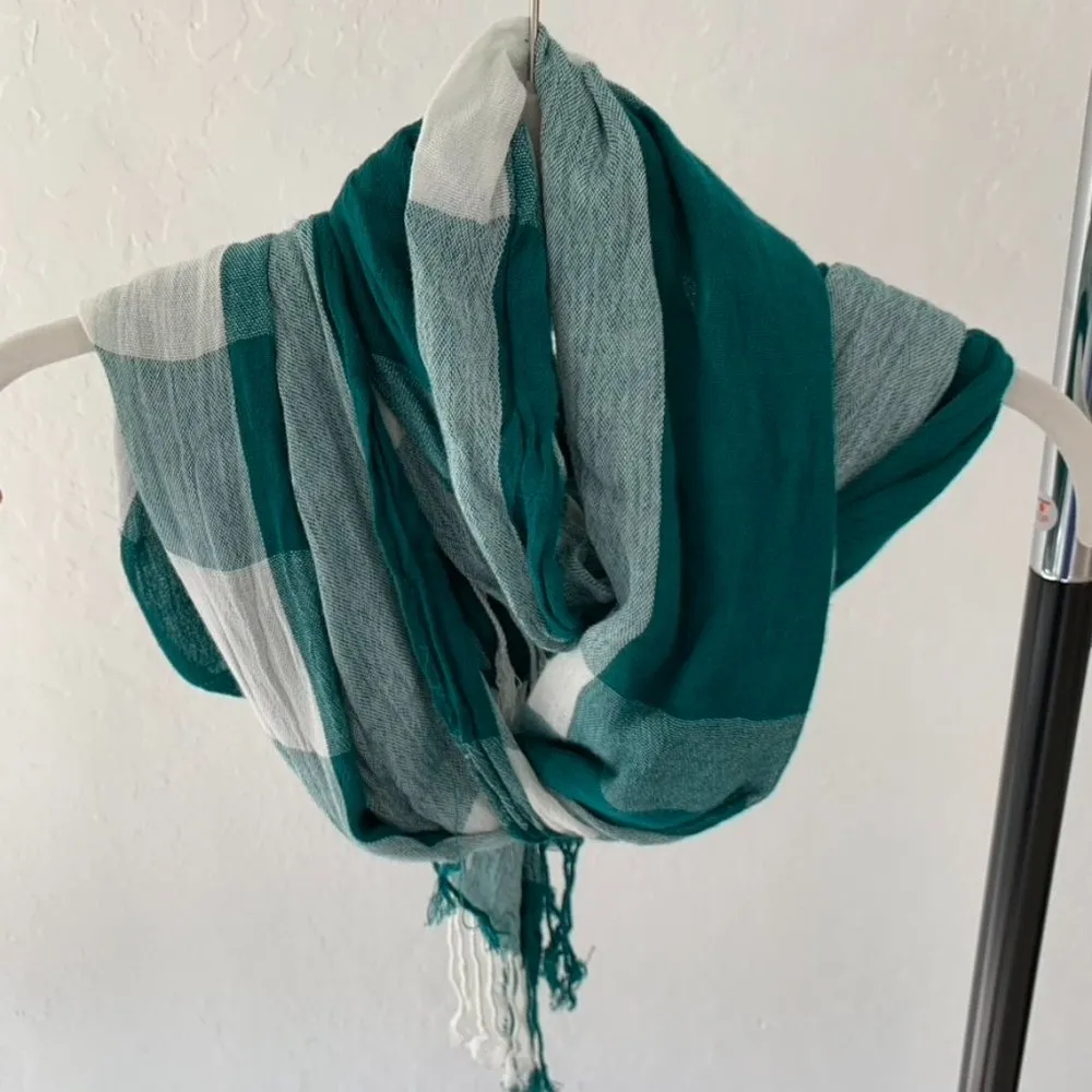 Forever 21 Plaid Green and White Scarf - Image 4