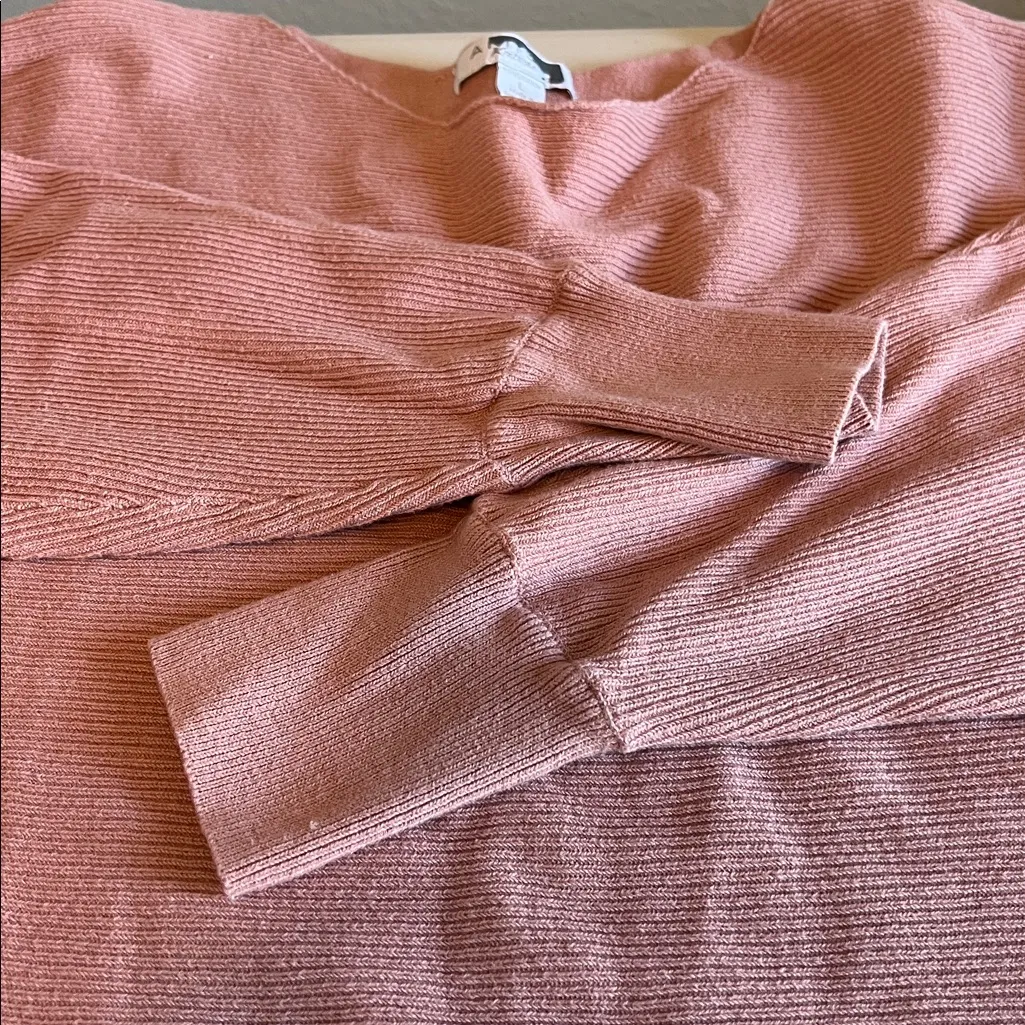 Amisa Pink Wide Neck Sweater Size Large - Image 8